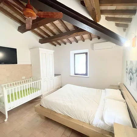 Italy At Its Best With A Unique That Sleeps 16 With Child Activity Park *