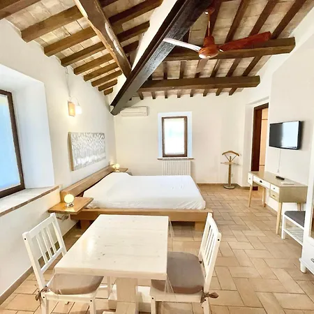 Italy At Its Best With A Unique That Sleeps 16 With Child Activity Park *