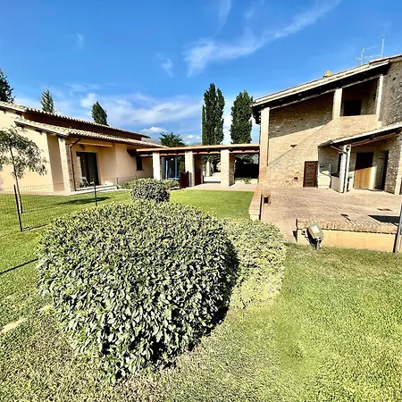 Italy At Its Best With A Unique That Sleeps 16 With Child Activity Park Willa Limiti (Umbria)