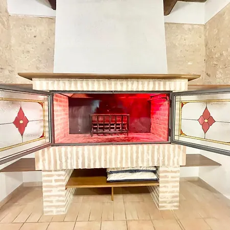 Willa Italy At Its Best With A Unique That Sleeps 16 With Child Activity Park